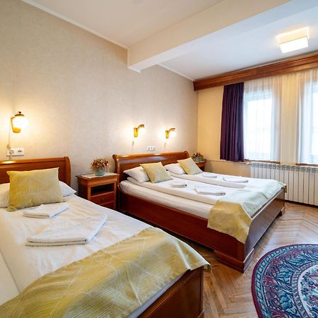 Lilla Panzio Hotel Odorheiu Secuiesc Bagian luar foto