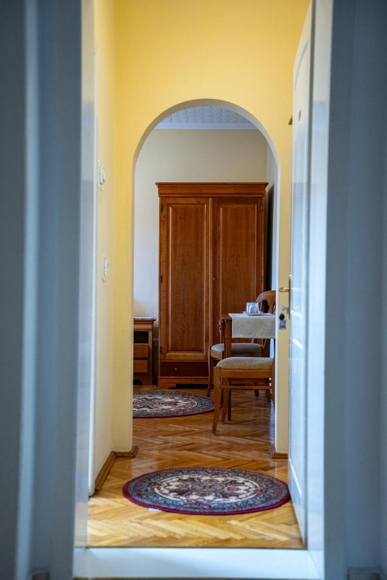 Lilla Panzio Hotel Odorheiu Secuiesc Bagian luar foto