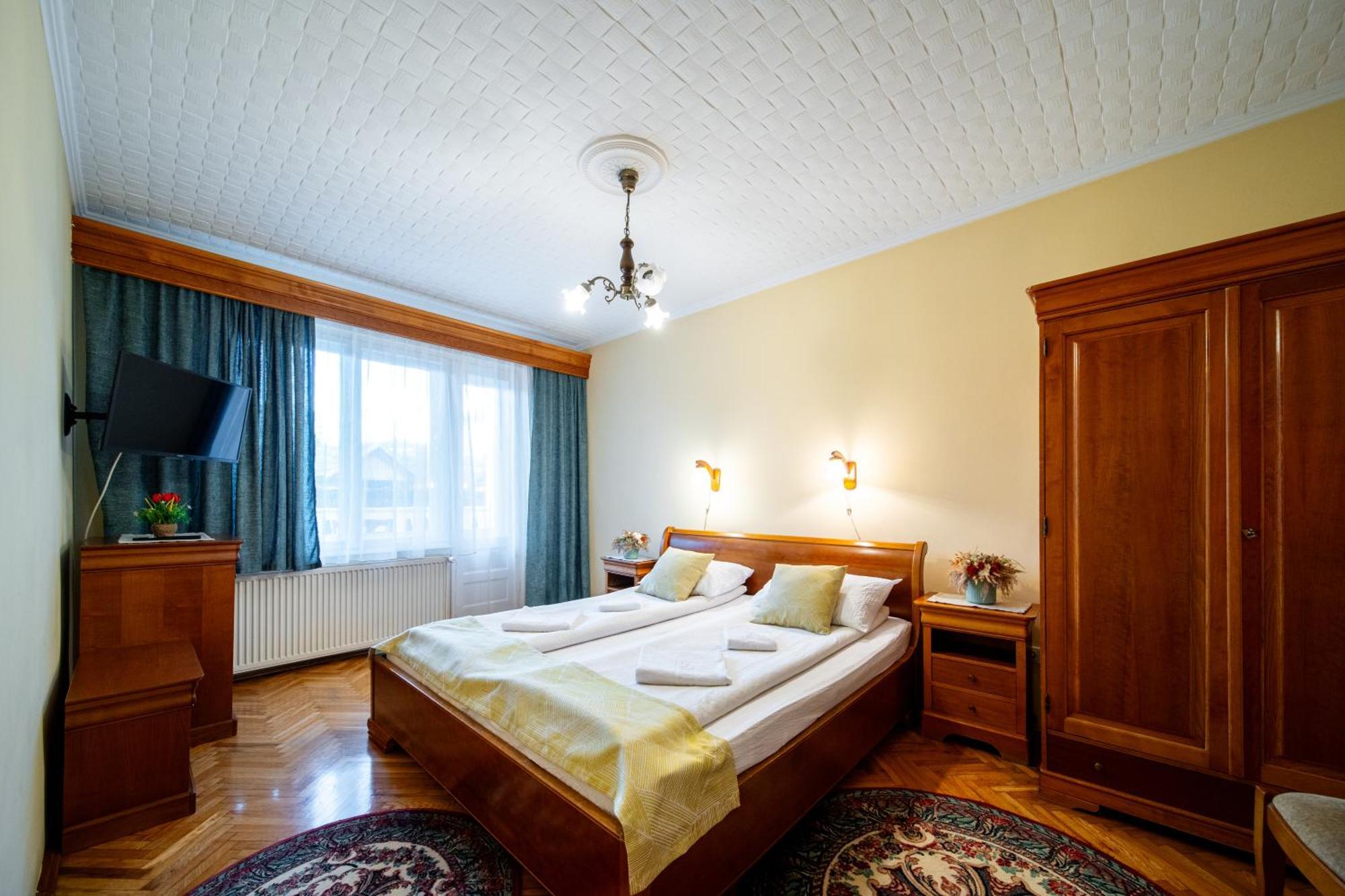 Lilla Panzio Hotel Odorheiu Secuiesc Bagian luar foto