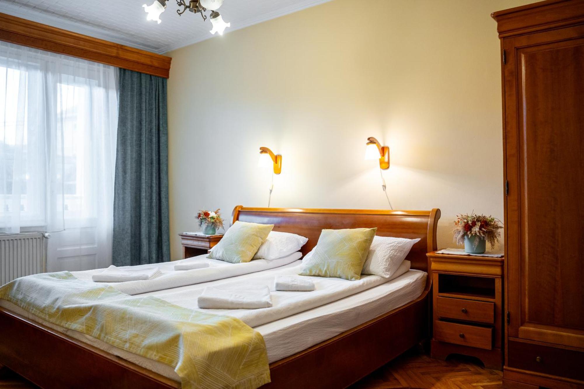 Lilla Panzio Hotel Odorheiu Secuiesc Bagian luar foto