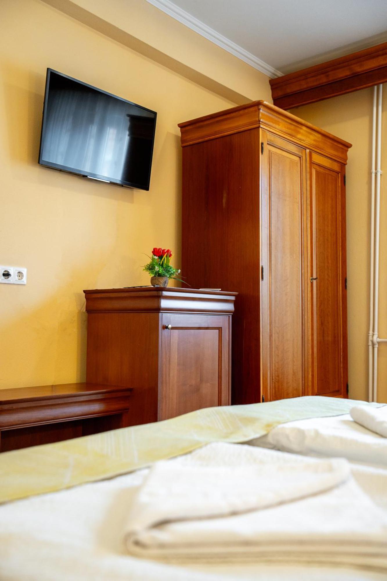 Lilla Panzio Hotel Odorheiu Secuiesc Bagian luar foto