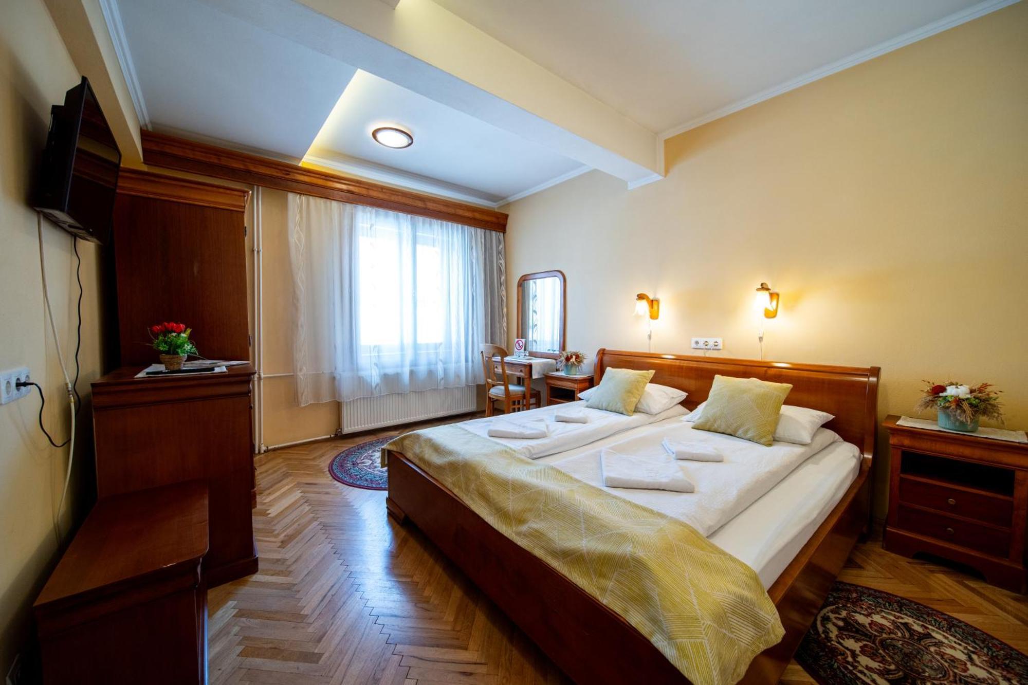 Lilla Panzio Hotel Odorheiu Secuiesc Bagian luar foto