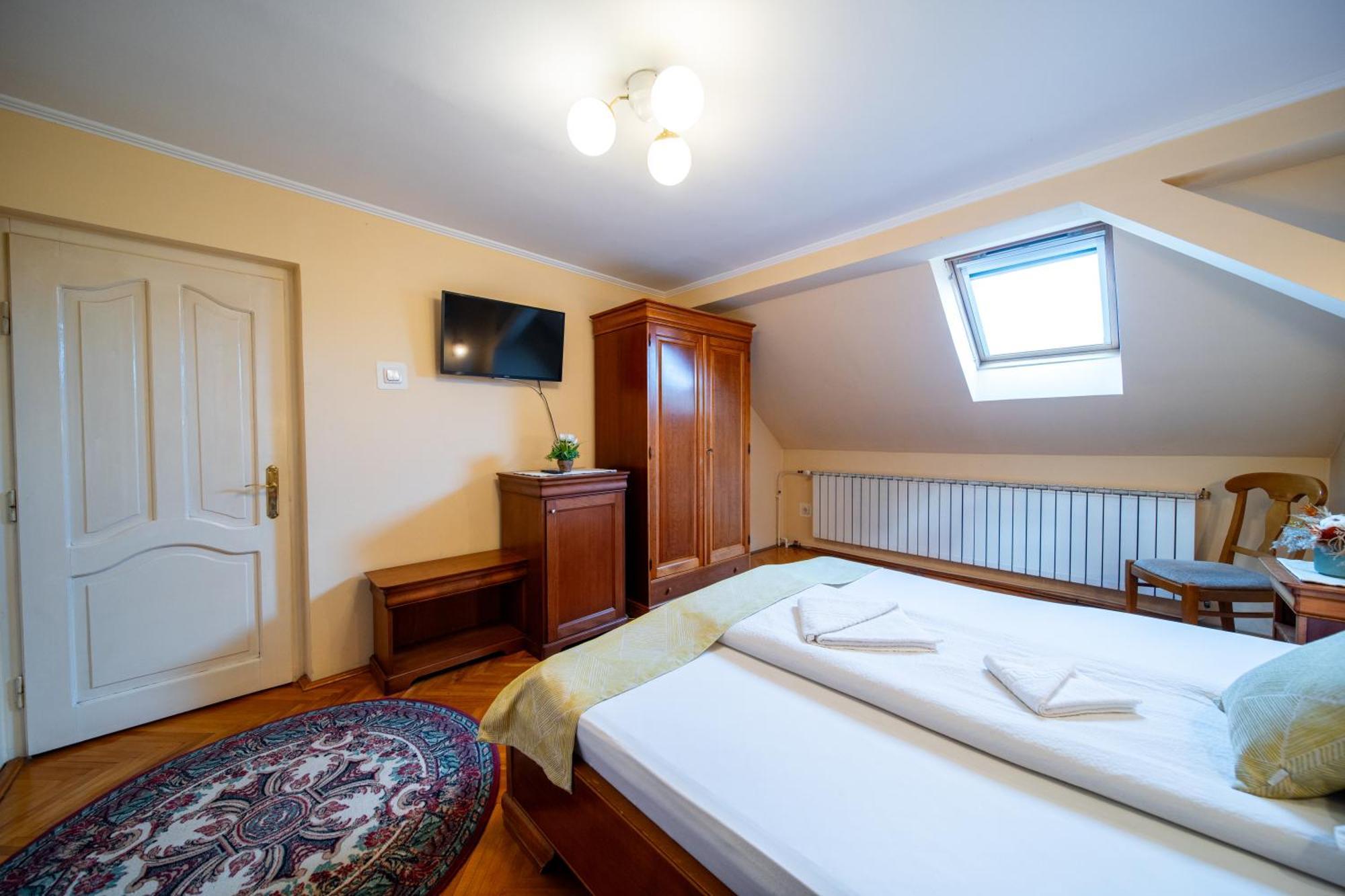 Lilla Panzio Hotel Odorheiu Secuiesc Bagian luar foto