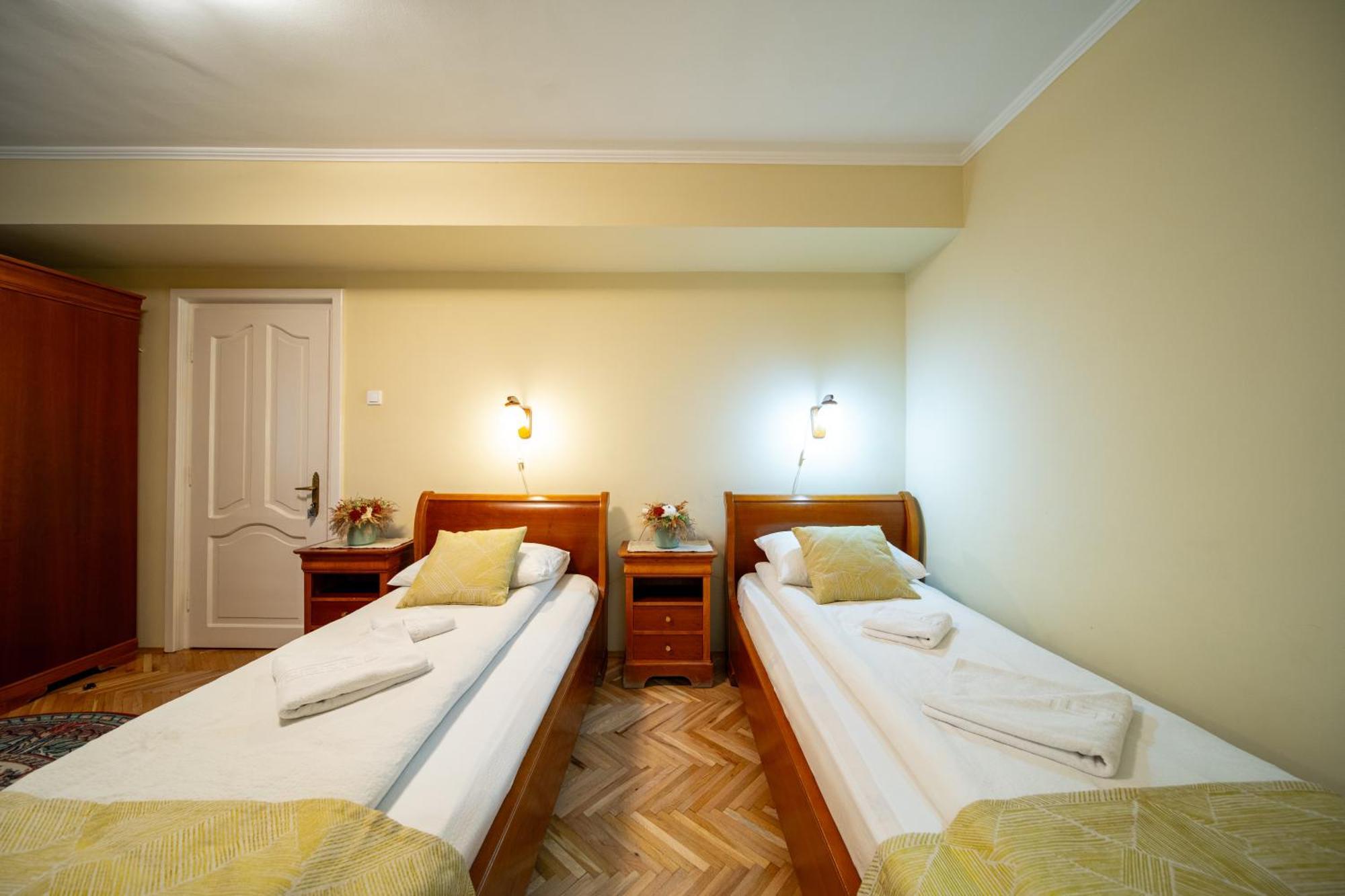 Lilla Panzio Hotel Odorheiu Secuiesc Bagian luar foto