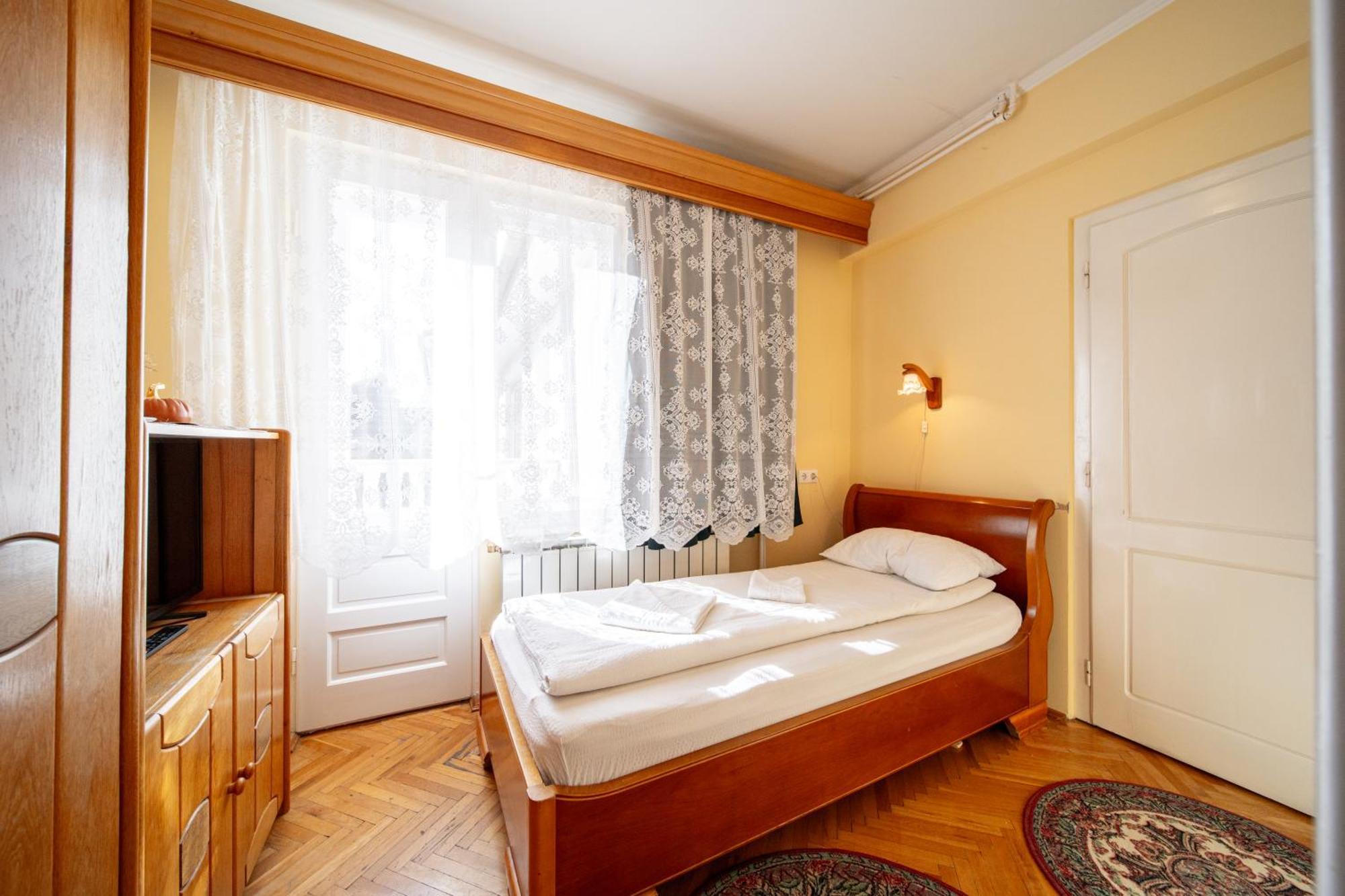 Lilla Panzio Hotel Odorheiu Secuiesc Ruang foto